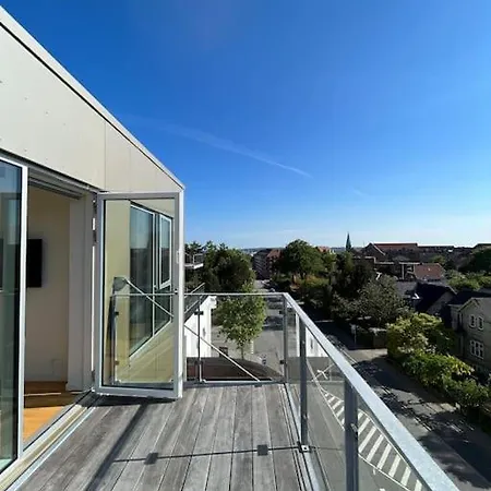 Luxury Penthouse, Location, 3 Bedrooms