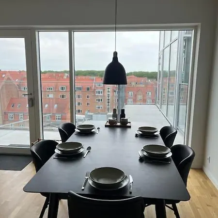 Luxury Penthouse, Location, 3 Bedrooms Århus