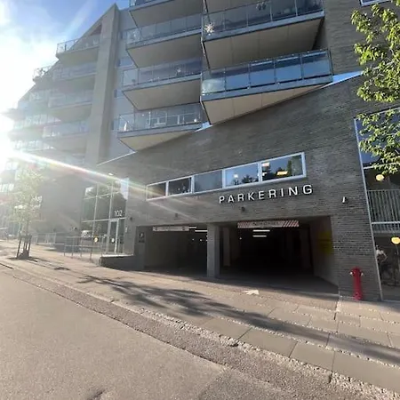Luxury Penthouse, Location, 3 Bedrooms Apartment *