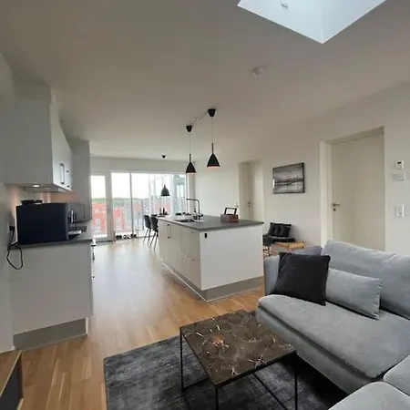 Luxury Penthouse, Location, 3 Bedrooms * Århus