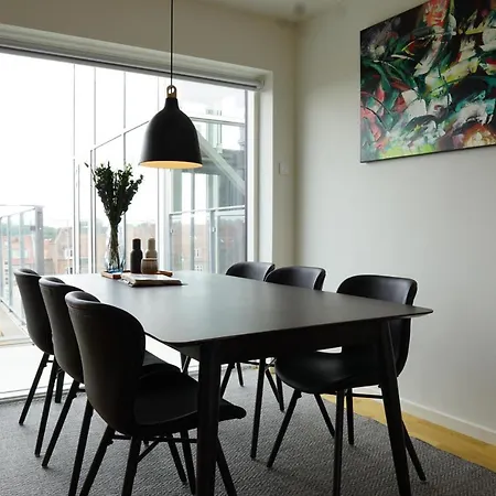 Luxury Penthouse, Location, 3 Bedrooms * Århus